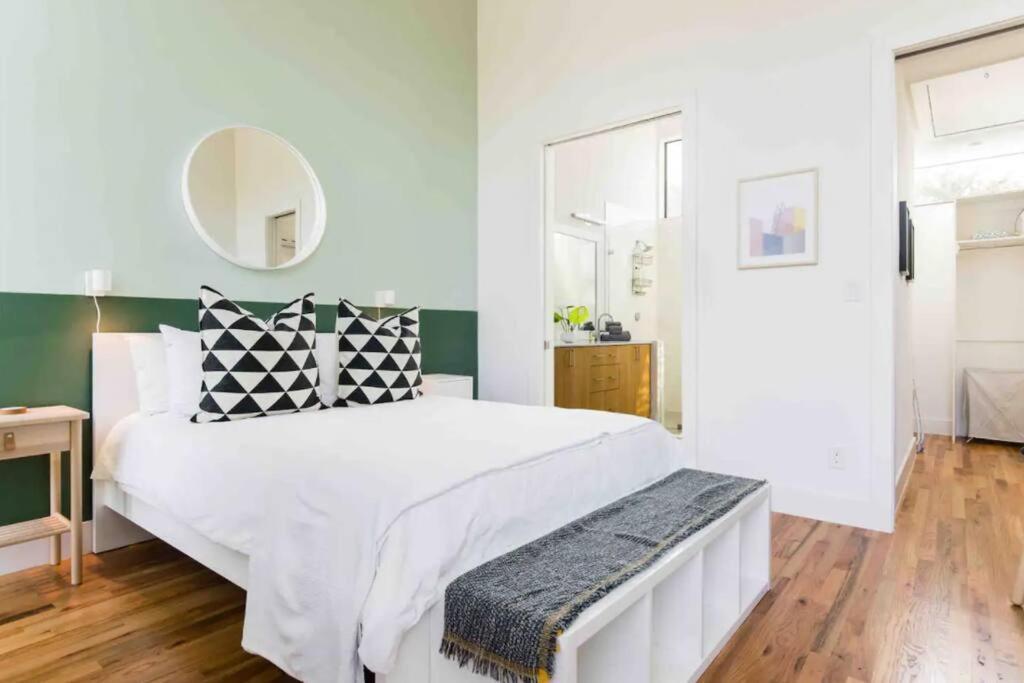 Glamorous Perfectly Located Luxury 2 Bed Townhome Dallas Ngoại thất bức ảnh